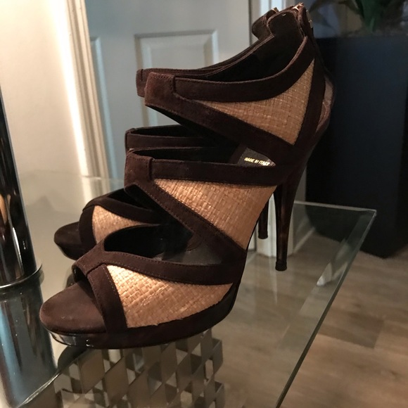 S O L D ‼️‼️‼️Fendi Heels - Picture 1 of 6